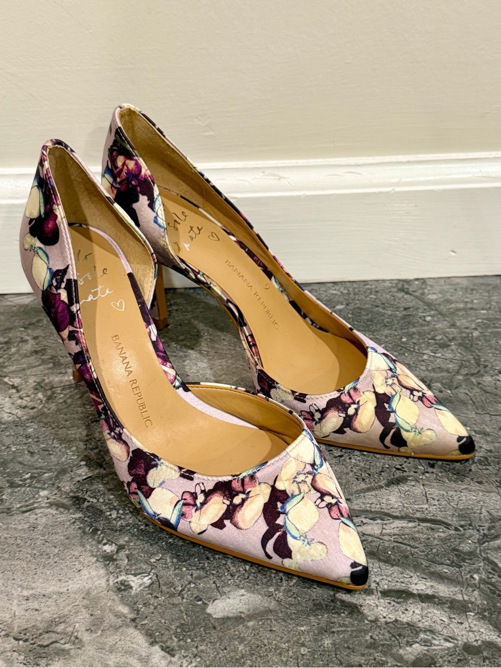 Banana Republic flora pumps in size in 
 6 1/2.